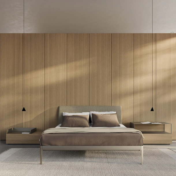 Letto in alluminio con testiera in tessuto AluAlu Bed di Kristalia