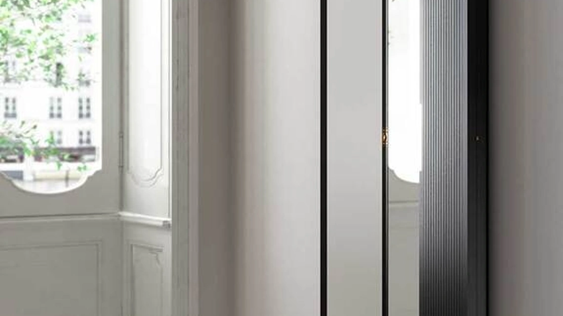 Specchio Lungo Duo in frassino massello di Poltrona Frau