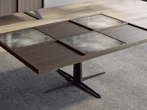 Tavolino in legno con inserti in MDF e basamento in metallo Hugo di Doimo Salotti