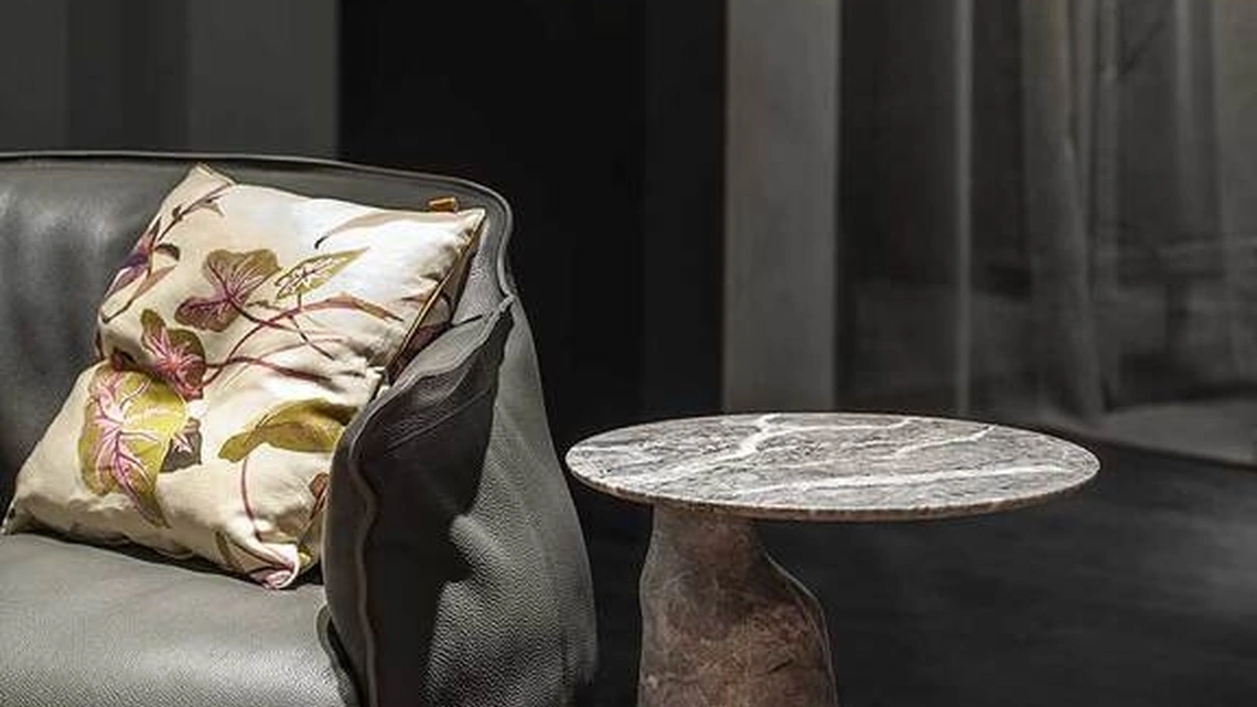 Tavolino Ilary Monolite di Poltrona Frau