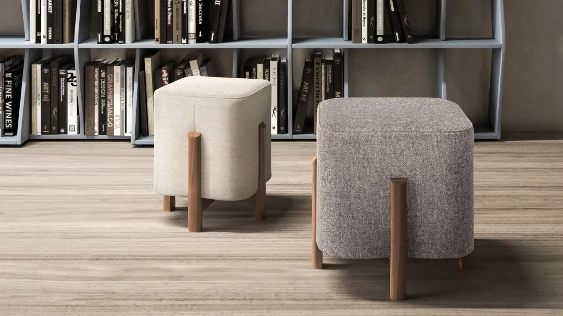 Pouf Kip in tessuto con struttura in legno di Doimo Salotti