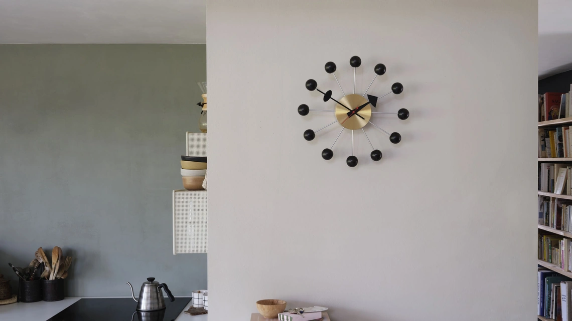 Orologio Wall Clocks Ball di Vitra