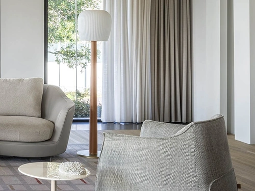 Lampada da tavolo Nymph di Poltrona Frau