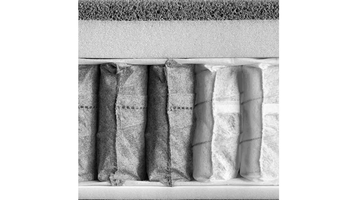Materasso B-Air con lastra in visco pneumatico e visco airsense e molle insacchettate di Flou