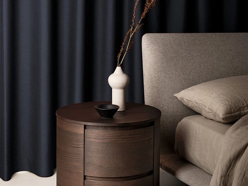 Comodino in legno Orbit di Kristalia