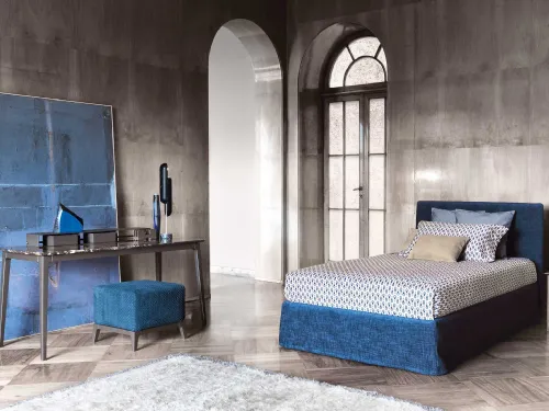 Letto con contenitore Notturno Shabby Chic Singolo in tessuto delicato nei colori e vissuto nell'aspetto di Flou