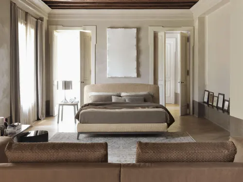 Letto matrimoniale Olivier in pelle con lavorazione a intreccio con disegno a rombi di Flou