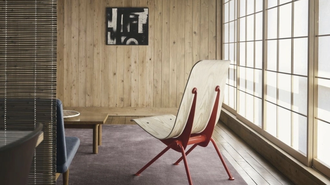 Poltroncina in legno Antony Limited Edition 2025 di Vitra