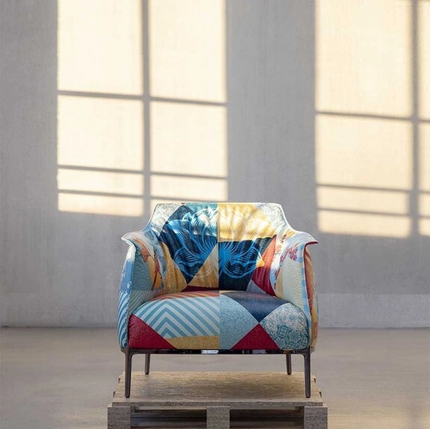 Poltroncina Archibald Delicate Balance Limited Edition di Poltrona Frau