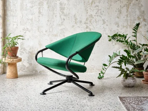 Poltroncina in tessuto con struttura in metallo Citizen Lowback di Vitra