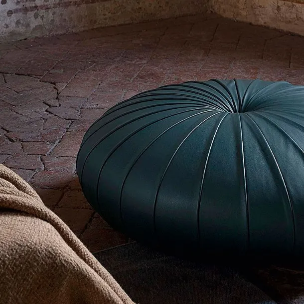 Pouf Esedra di Poltrona Frau