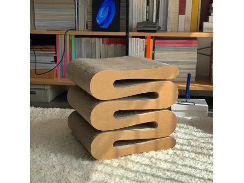 Sgabello in cartone ondulato Wiggle Stool di Vitra