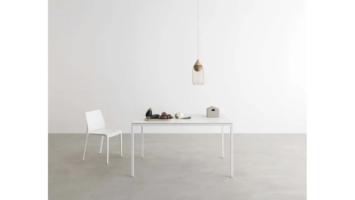 Tavolo Helsinki 30 Quadrato allungabile di Desalto