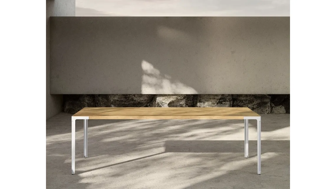 Tavolo Fan in rovere e acciaio di Desalto