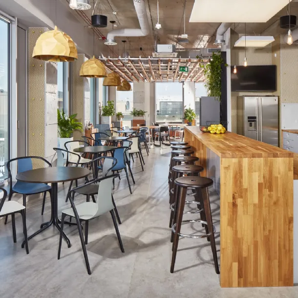 Tavolo in legno con basamento in metallo Belleville Table Bistro di Vitra