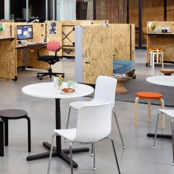 Tavolo rotondo con top in melaminico e base in metallo Super Fold Table High di Vitra