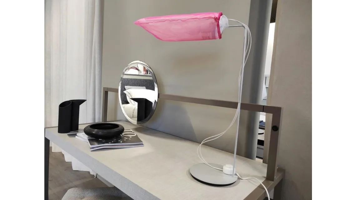 Lampada Brezza in metallo e tessuto scontata