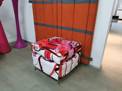 Pouf Egregio in tessuto scontato a prezzo expo