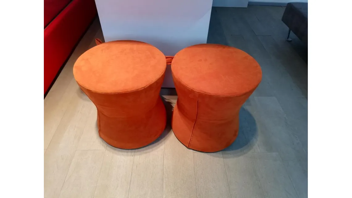 Coppia di pouf arancioni Oslo di Doimo scontati