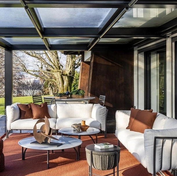 Divano Mirabell di Poltrona Frau