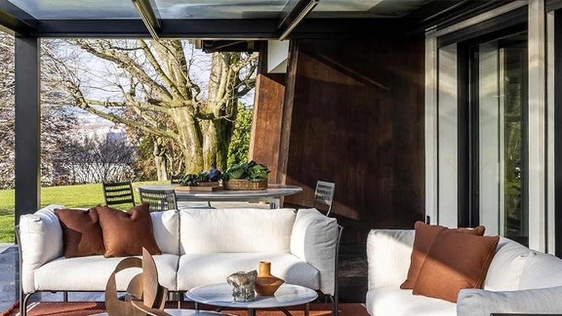 Divano Mirabell di Poltrona Frau