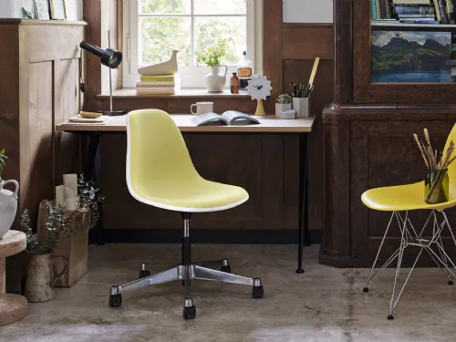 Sedia Operativa Eames Plastic Side Chair PSCC in polipropilene e tessuto di Vitra