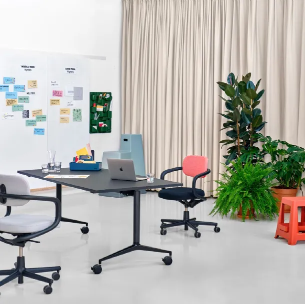 Scrivania Operativa pieghevole MedaMorph Folding Table di Vitra