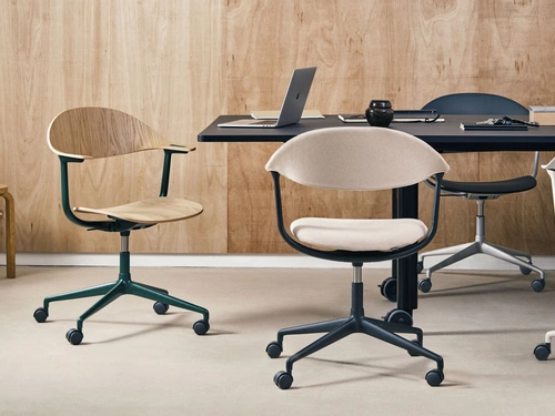 Seduta Operativa Mynt realizzata in tessuto, legno o plastica di Vitra