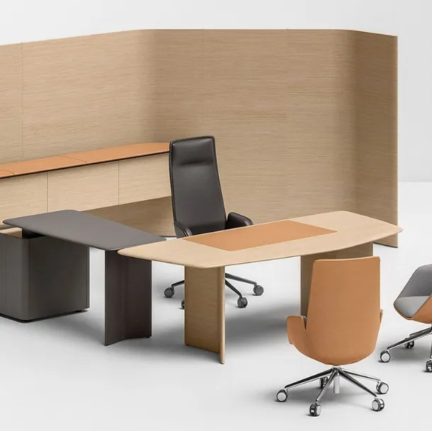 Scrivania operativa Trust Desk di Poltrona Frau