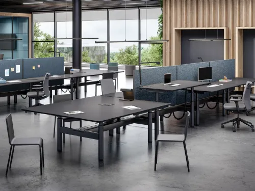 Scrivania Operativa realizzata in diverse altezze Tyde 2 Workstations di Vitra