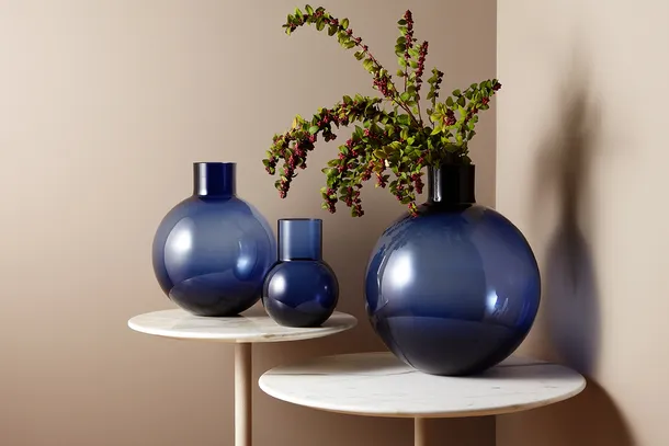 Vaso Blue Pallo in vetro soffiato di Poltrona Frau