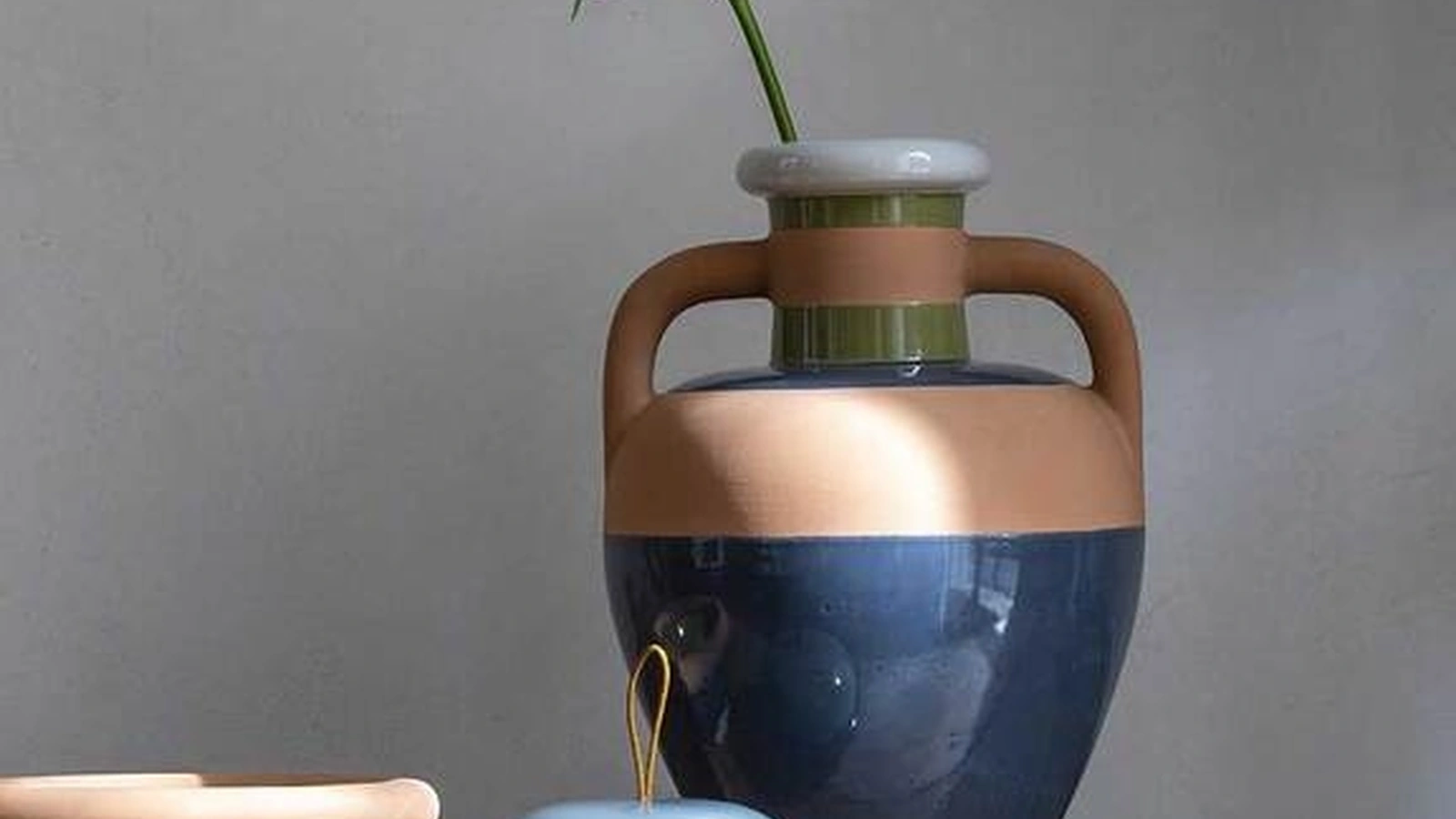 Vaso e ciotole in ceramica Ikiperu di Poltrona Frau