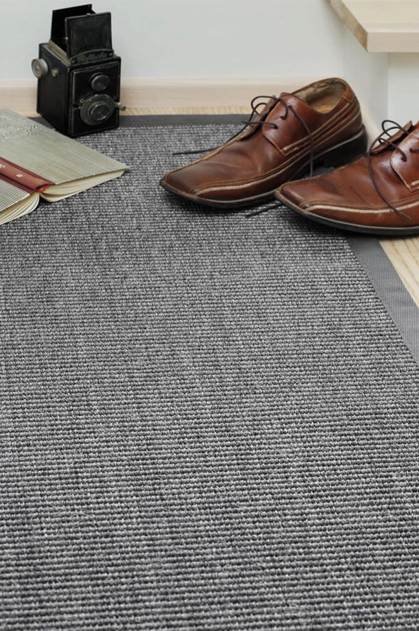 Tappeto Sisal Grigio di Carpet Edition
