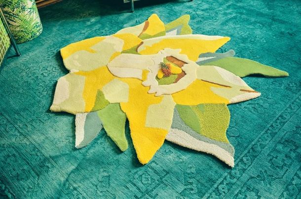 Tappeto Vanità Flower in Lana e Lino di Carpet Edition