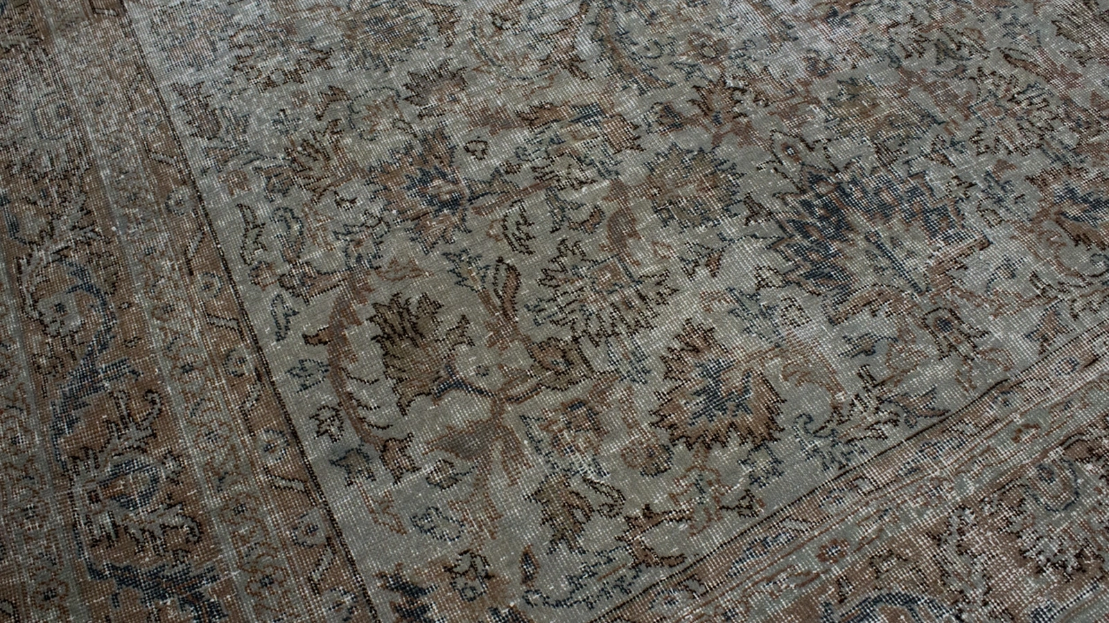 Tappeto Vintage Original in Lana e Cotone di Carpet Edition