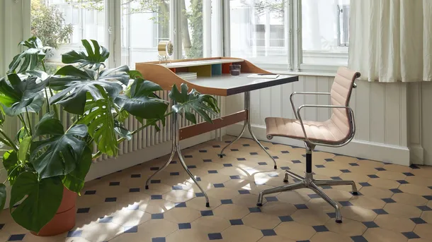 Scrittoio Home Desk di Vitra