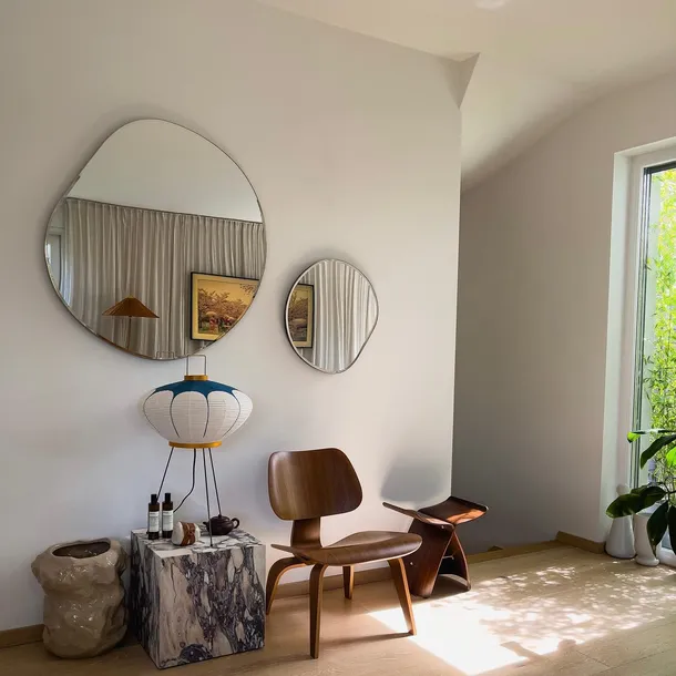 Lampada da tavolo realizzata a mano in tradizionale carta washi da artigiani giapponesi Akari 9AD di Vitra