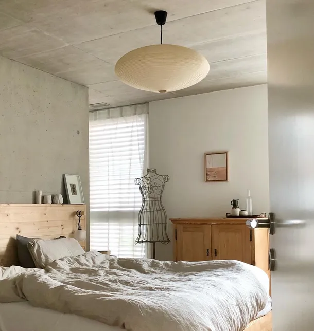 Lampada a sospensione, realizzata a mano, in tradizionale carta washi, da artigiani giapponesi, Akari 26A di Vitra
