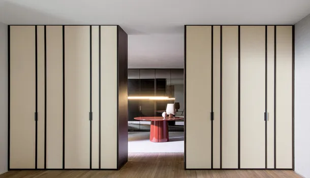 Armadio con ante battenti Gliss Master - Blend Door Tessuto di Molteni & C
