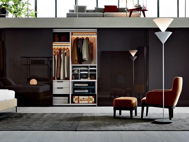 Armadio con anta scorrevole Gliss Master - A Filo Door di Molteni & C