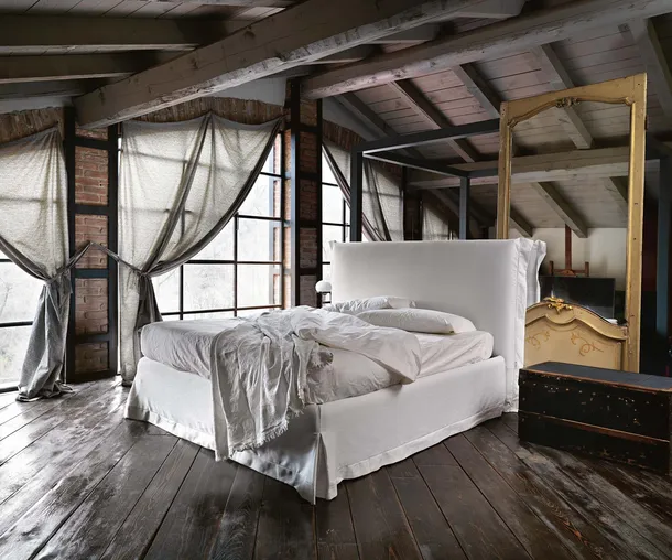 Letto con testiera imbottita Chloè di Noctis