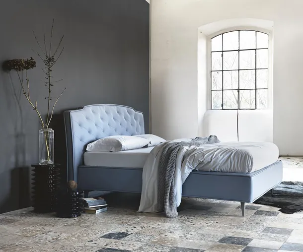 Letto in tessuto imbottito Frank di Noctis