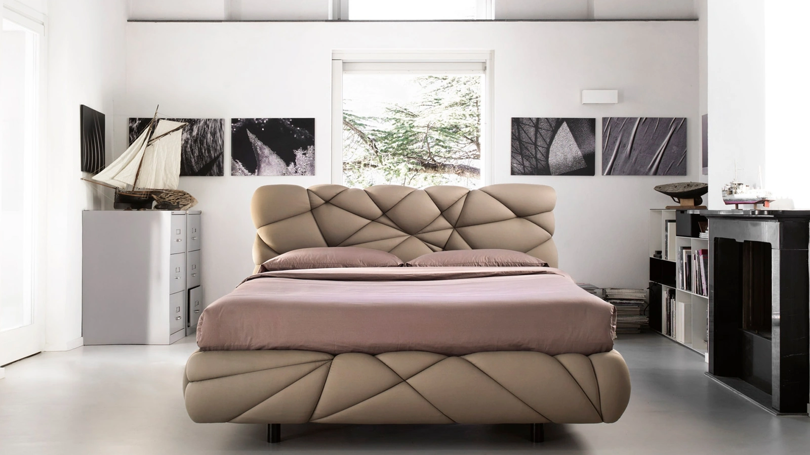 Letto di design imbottito e soffice come una nuvola Marvin di Noctis