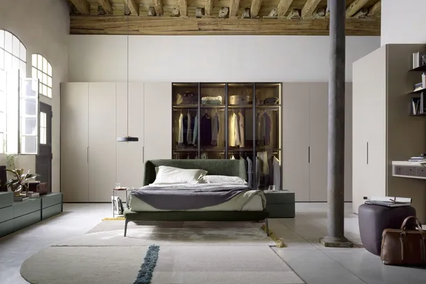 Letto in tessuto con testiera avvolgente Velvet di Novamobili
