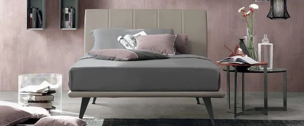 Letto singolo in ecopelle con testiera Seven di Tomasella