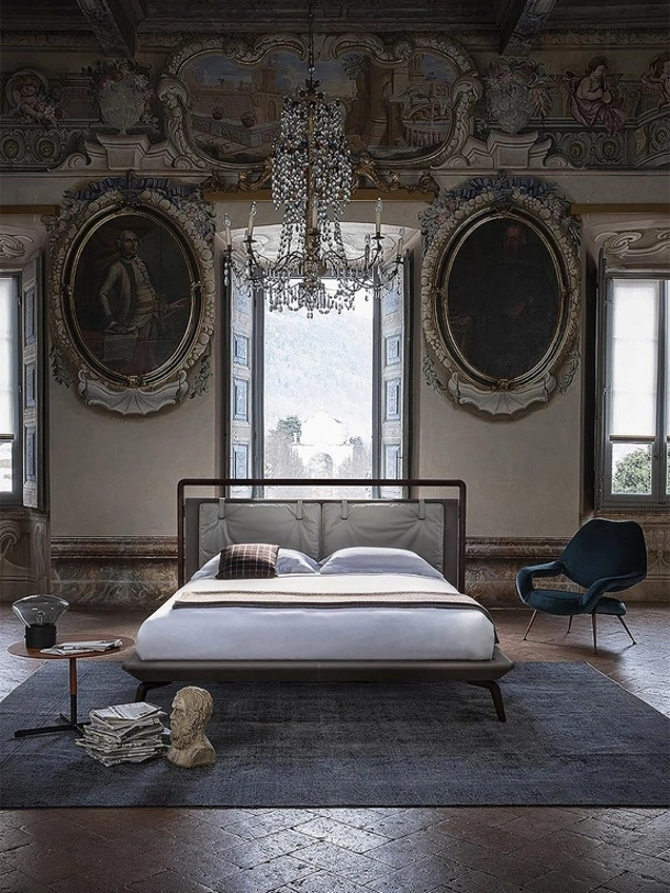 Letto in pelle con testiera Volare Due di Poltrona Frau