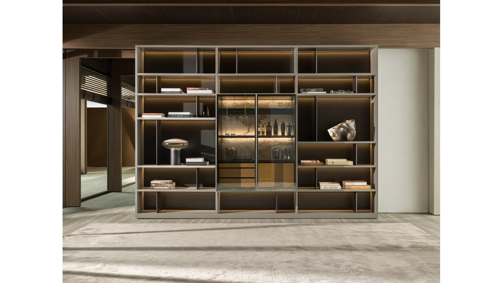 Libreria 505 UP SYSTEM con Mobile Bar 05 di Molteni & C