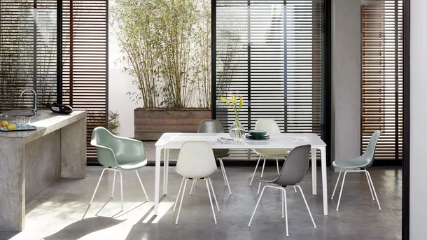 Sedia con o senza braccioli Eames Fiberglass DAX Vitra