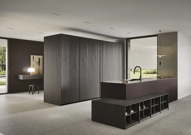 Cucina Design con penisola C04 in laccato e legno di Copat Life