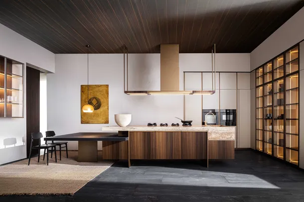 Cucina Design con isola Ratio in Eucalipto con top in marmo Travertino di Molteni & C